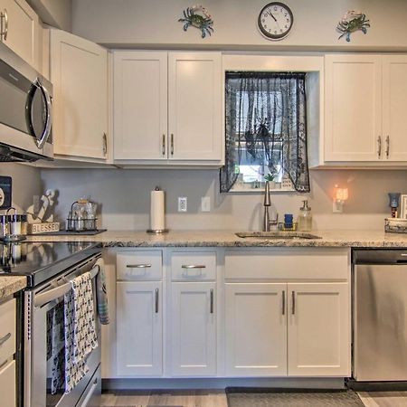 Airy Ocean City Condo On Canal Front With Deck! Екстериор снимка